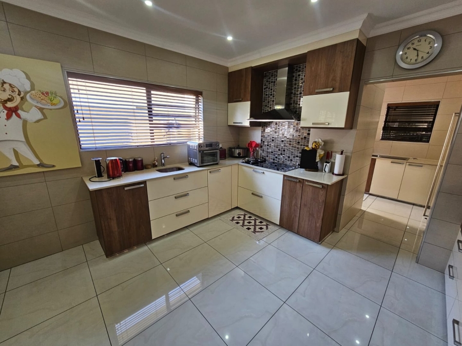 5 Bedroom Property for Sale in Vaalpark Free State